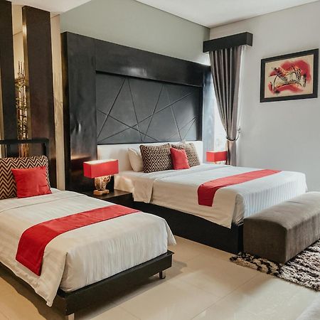 Prima Sr Hotel & Convention Yogyakarta Sleman  Exterior foto