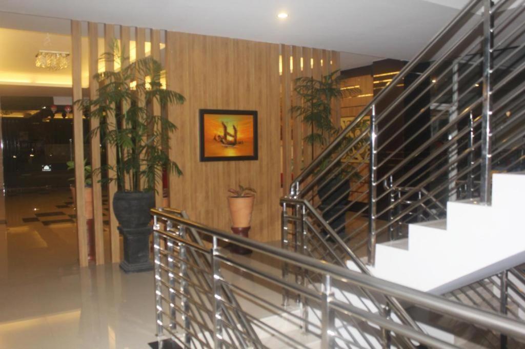 Prima Sr Hotel & Convention Yogyakarta Sleman  Exterior foto