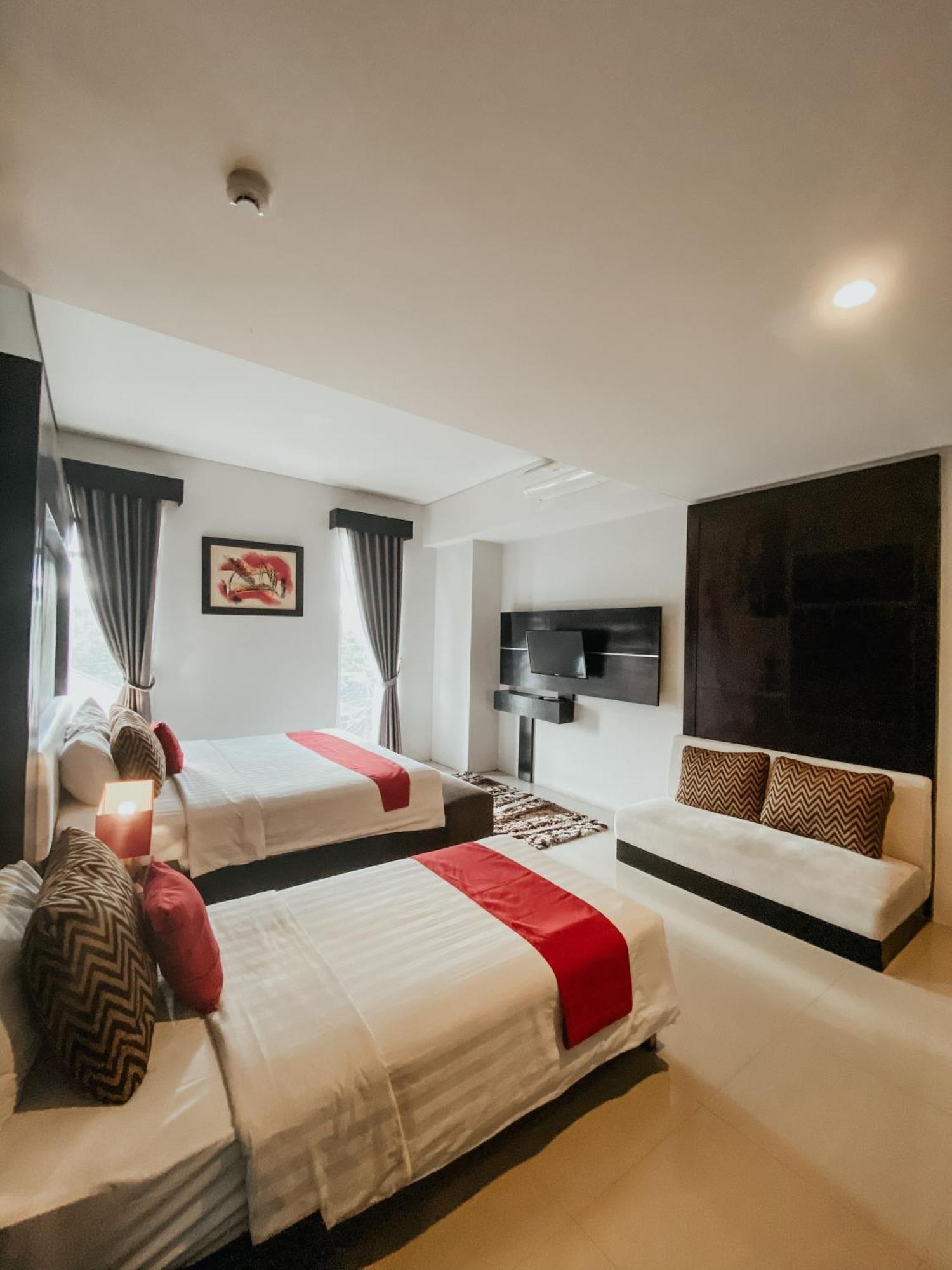 Prima Sr Hotel & Convention Yogyakarta Sleman  Exterior foto