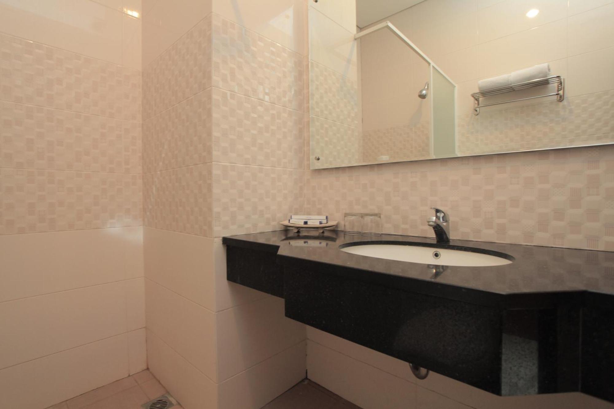 Prima Sr Hotel & Convention Yogyakarta Sleman  Exterior foto