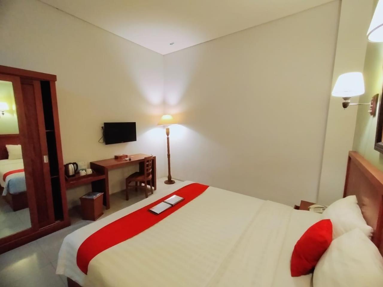 Prima Sr Hotel & Convention Yogyakarta Sleman  Exterior foto