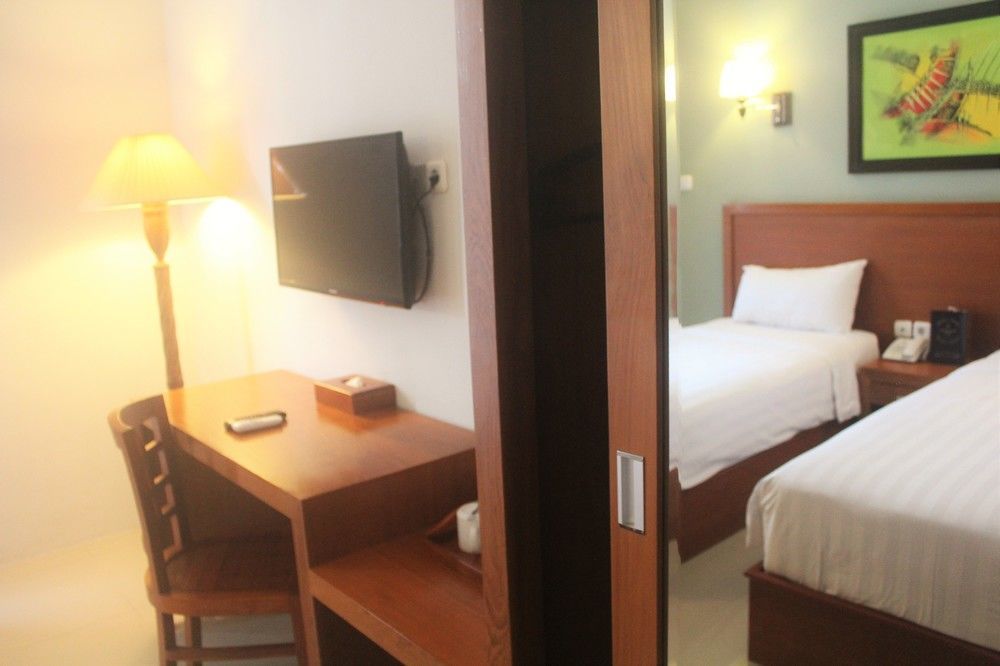 Prima Sr Hotel & Convention Yogyakarta Sleman  Exterior foto