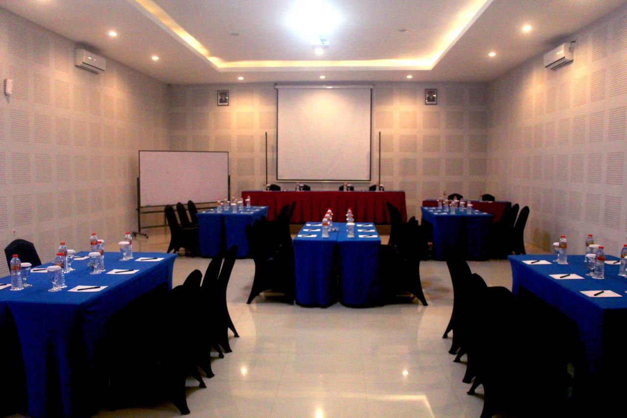 Prima Sr Hotel & Convention Yogyakarta Sleman  Exterior foto
