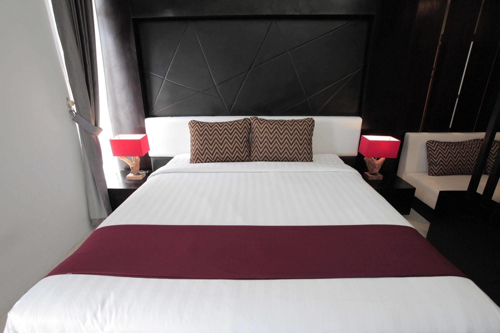 Prima Sr Hotel & Convention Yogyakarta Sleman  Exterior foto